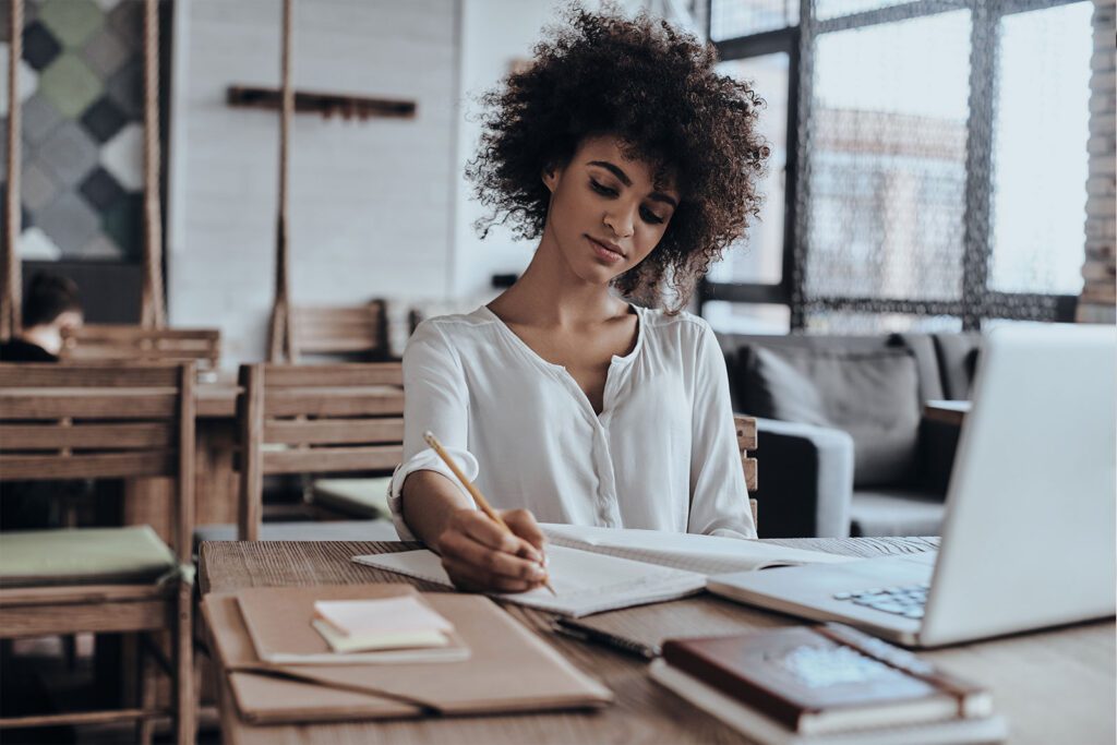 Make Money Online as a Writer & Content Marketer #1 - damianmartinez.com