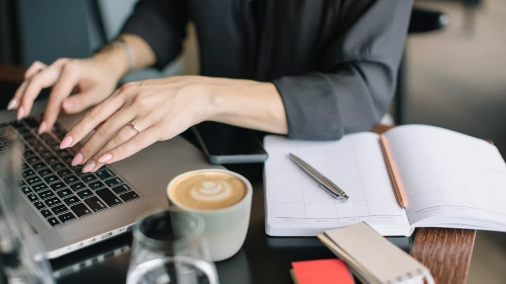 Be a Virtual Assistant #1 - damianmartinez.com