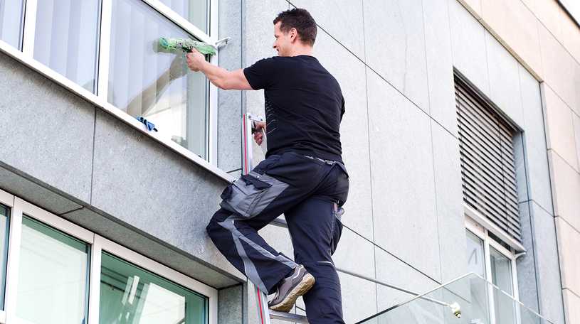 How to Start a Window Cleaning Business #11 - damianmartinez.com