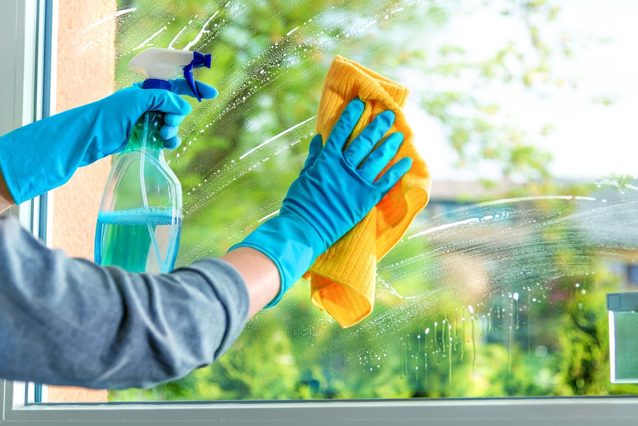 How to Start a Window Cleaning Business #2 - damianmartinez.com